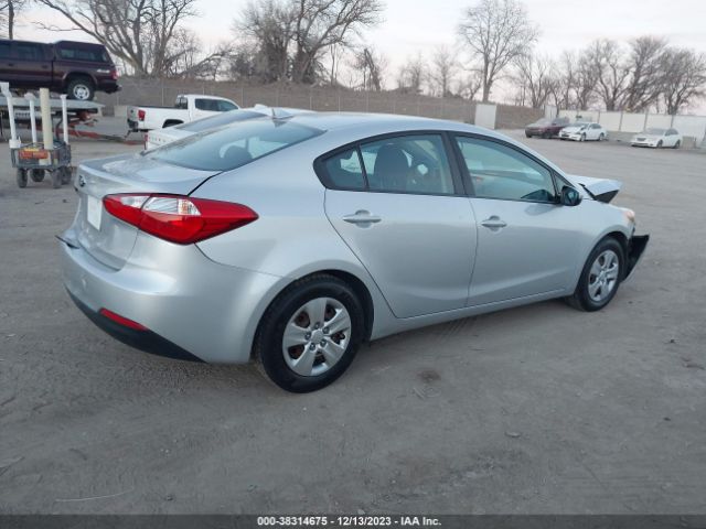 Photo 3 VIN: KNAFK4A64G5613523 - KIA FORTE 