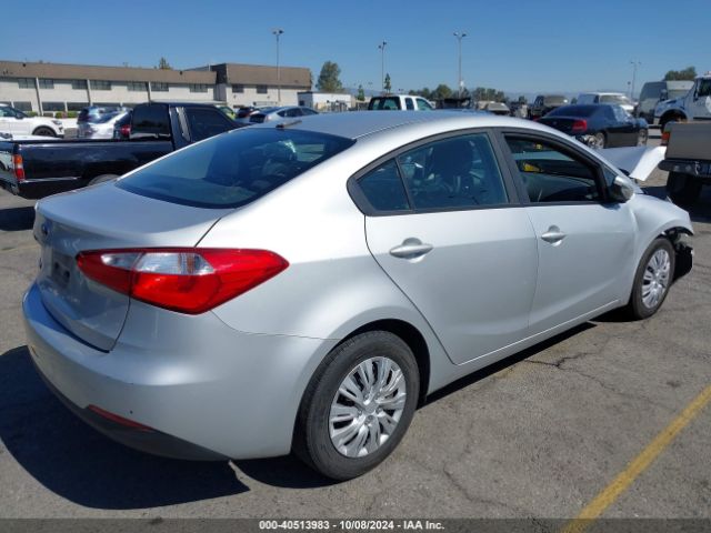 Photo 3 VIN: KNAFK4A64G5619662 - KIA FORTE 