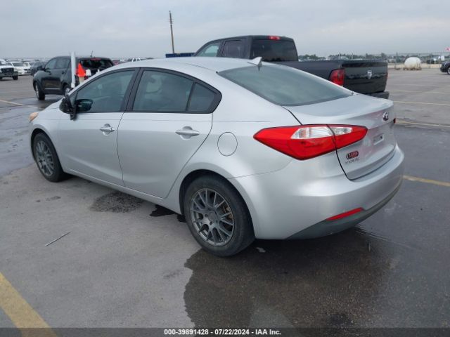 Photo 2 VIN: KNAFK4A65F5304612 - KIA FORTE 