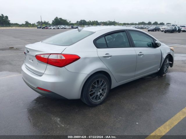 Photo 3 VIN: KNAFK4A65F5304612 - KIA FORTE 