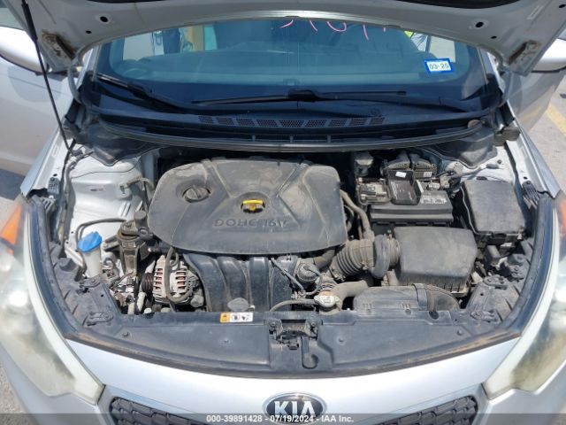 Photo 9 VIN: KNAFK4A65F5304612 - KIA FORTE 