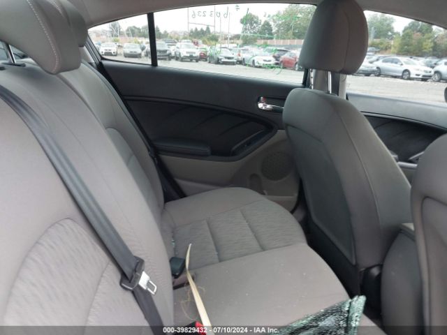 Photo 7 VIN: KNAFK4A65F5307042 - KIA FORTE 