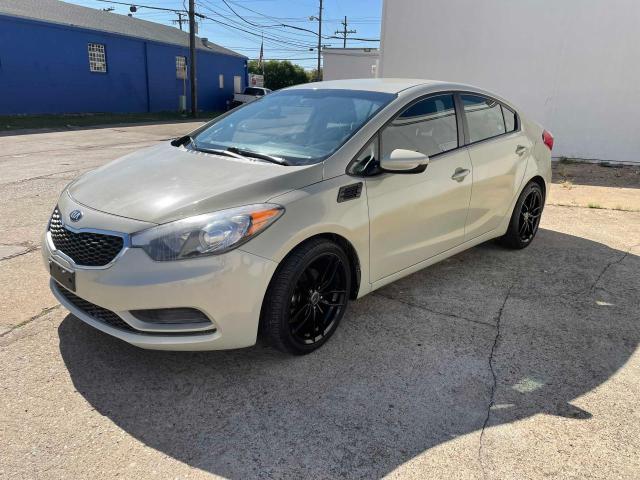 Photo 1 VIN: KNAFK4A65F5327565 - KIA FORTE LX 