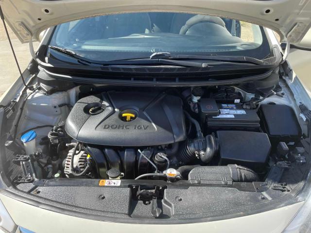 Photo 6 VIN: KNAFK4A65F5327565 - KIA FORTE LX 