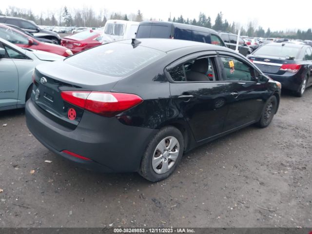 Photo 3 VIN: KNAFK4A65F5332636 - KIA FORTE 