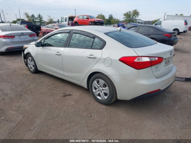 Photo 2 VIN: KNAFK4A65F5370982 - KIA FORTE 