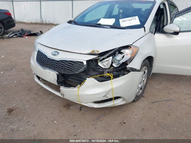 Photo 5 VIN: KNAFK4A65F5370982 - KIA FORTE 