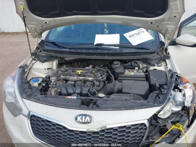 Photo 9 VIN: KNAFK4A65F5370982 - KIA FORTE 