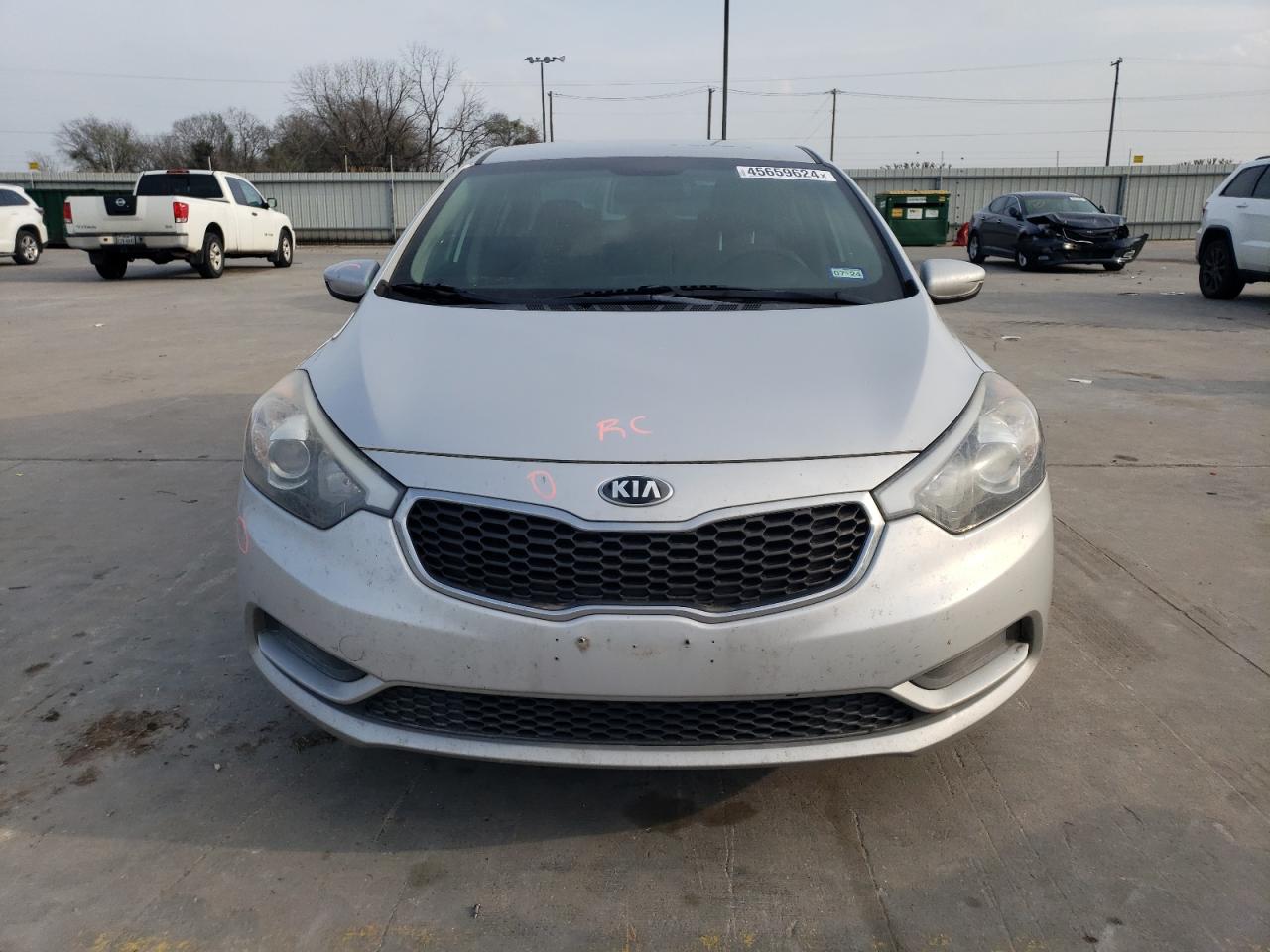 Photo 4 VIN: KNAFK4A65F5381464 - KIA FORTE 