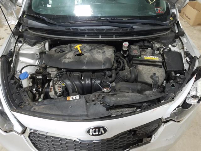 Photo 6 VIN: KNAFK4A65F5406122 - KIA FORTE LX 