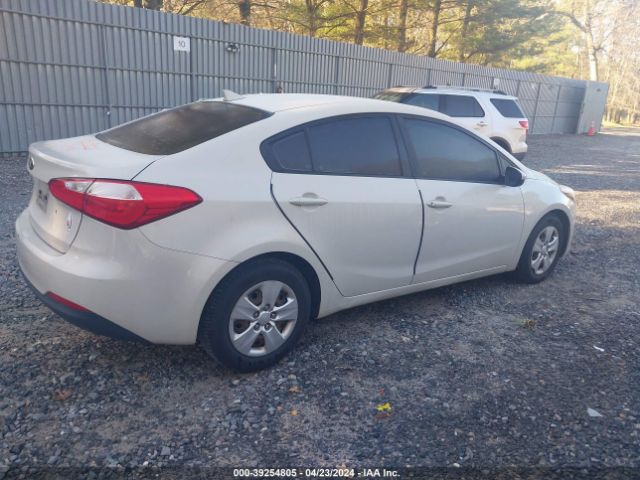 Photo 3 VIN: KNAFK4A65F5412664 - KIA FORTE 