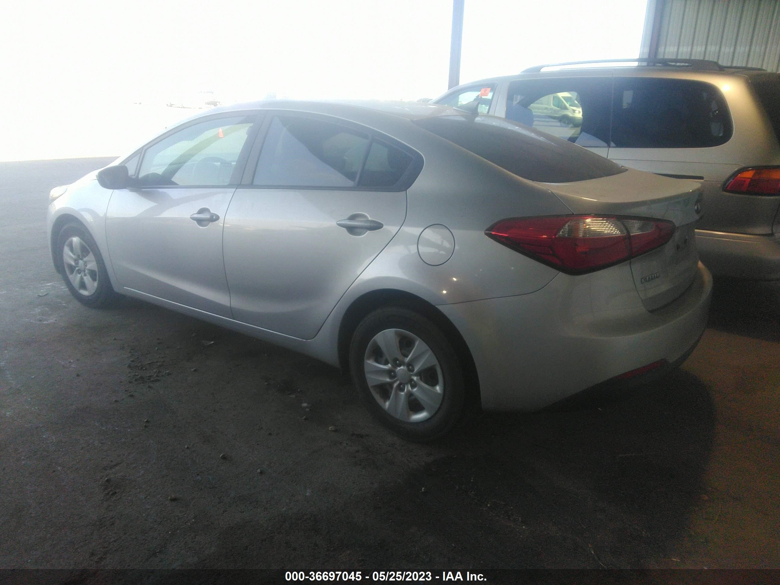 Photo 2 VIN: KNAFK4A65G5461042 - KIA FORTE 