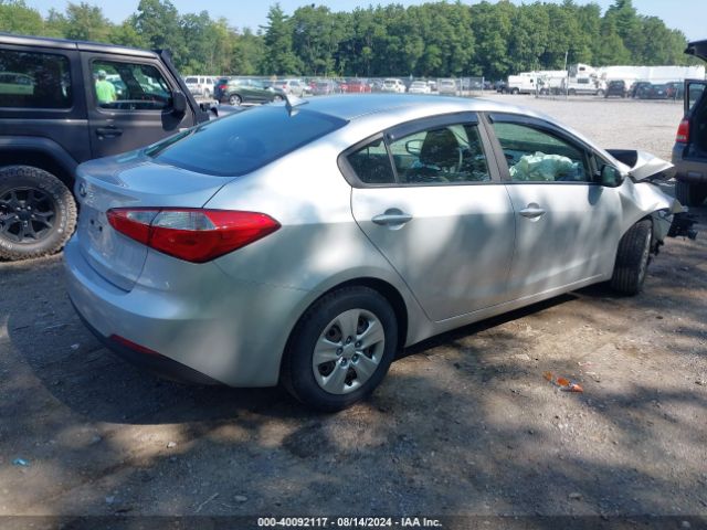 Photo 3 VIN: KNAFK4A65G5527363 - KIA FORTE 