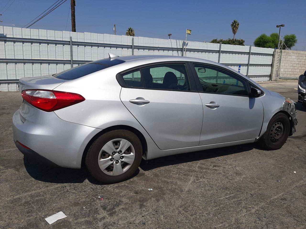 Photo 2 VIN: KNAFK4A65G5565272 - KIA FORTE 