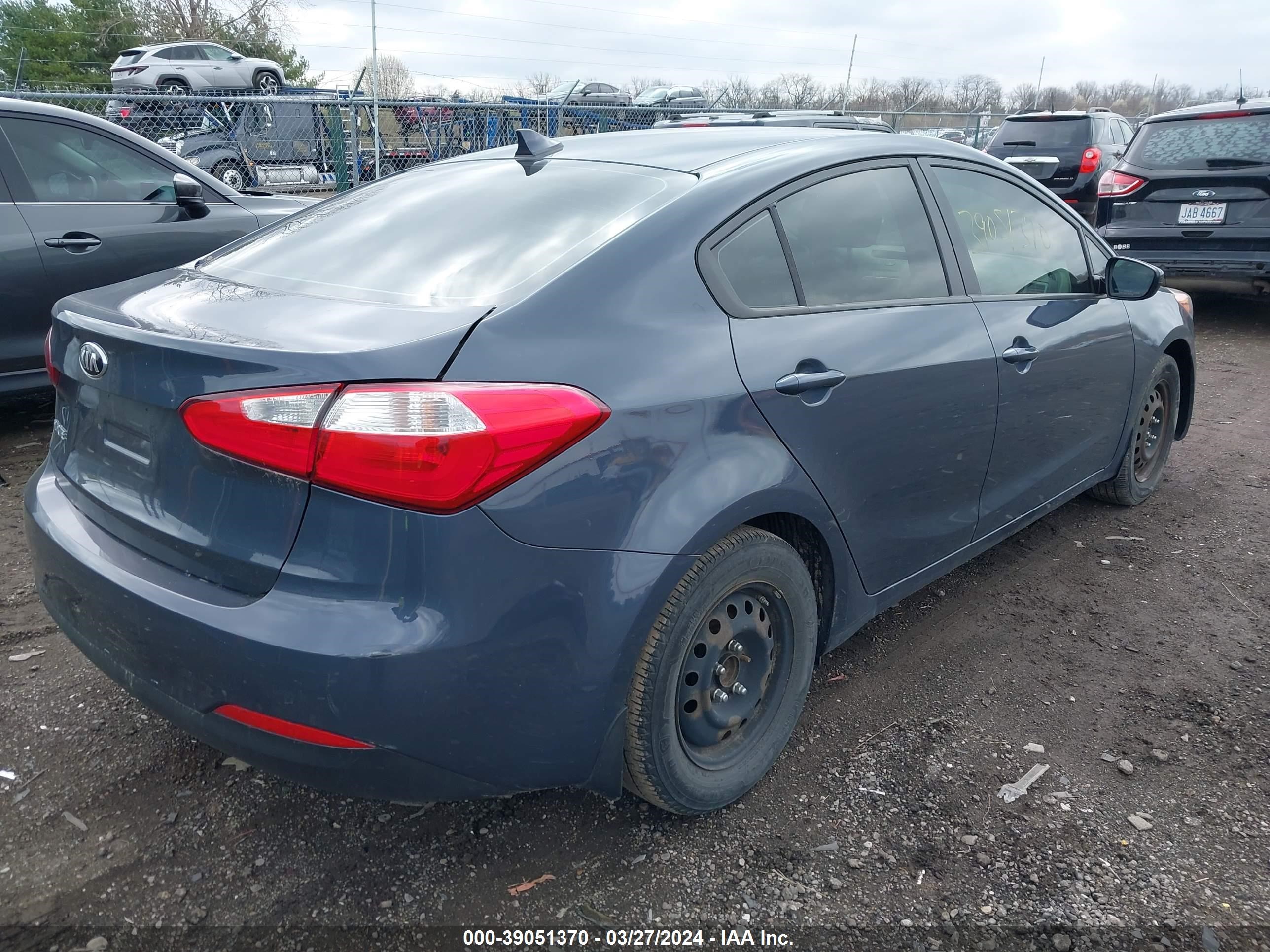 Photo 3 VIN: KNAFK4A65G5611330 - KIA FORTE 