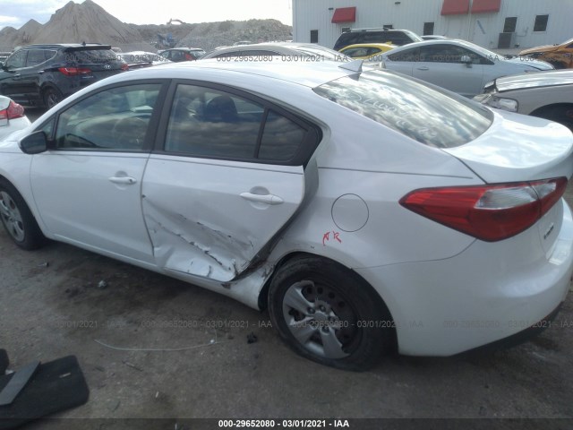 Photo 5 VIN: KNAFK4A66E5067692 - KIA FORTE 