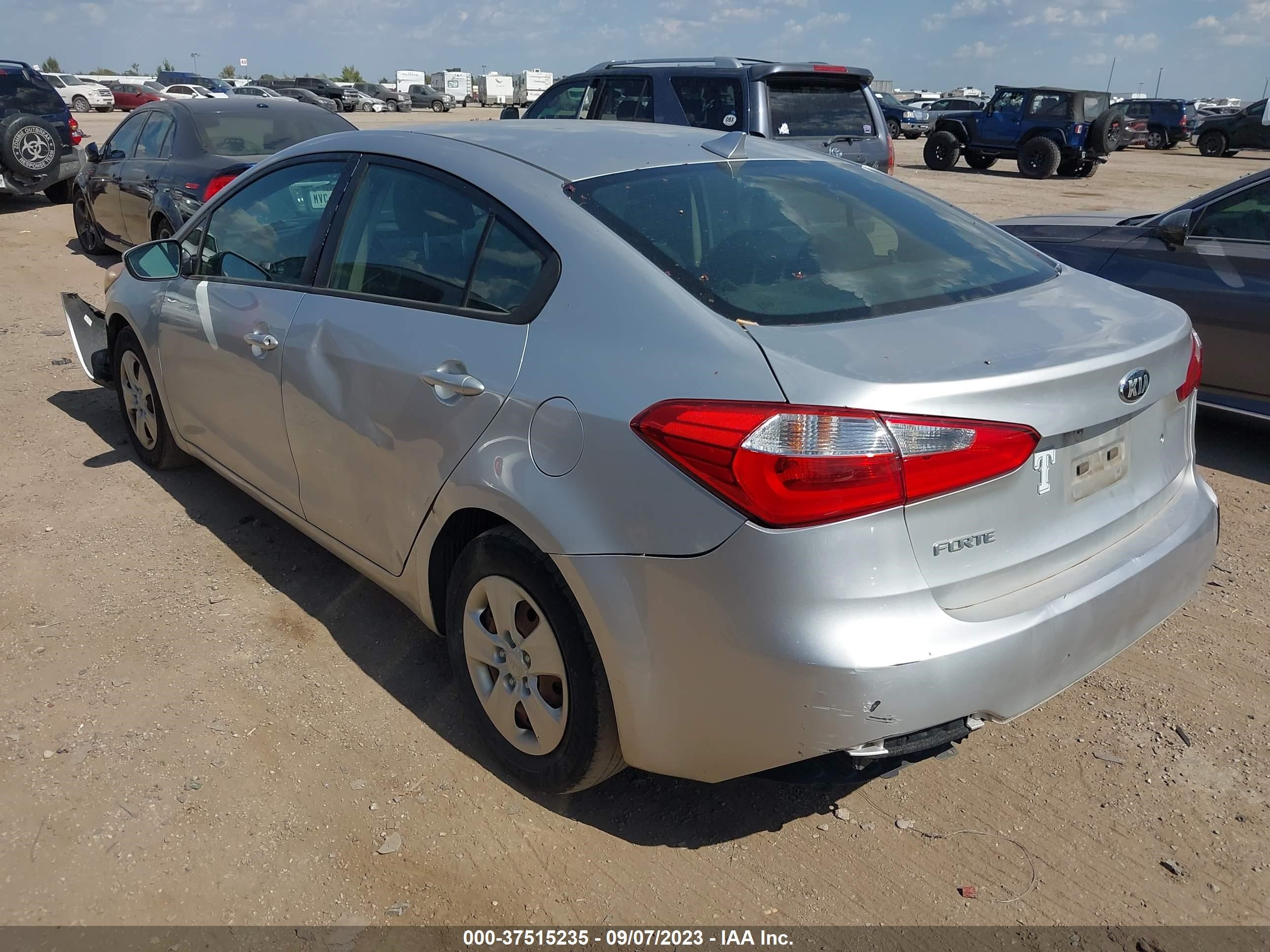 Photo 2 VIN: KNAFK4A66E5164505 - KIA FORTE 