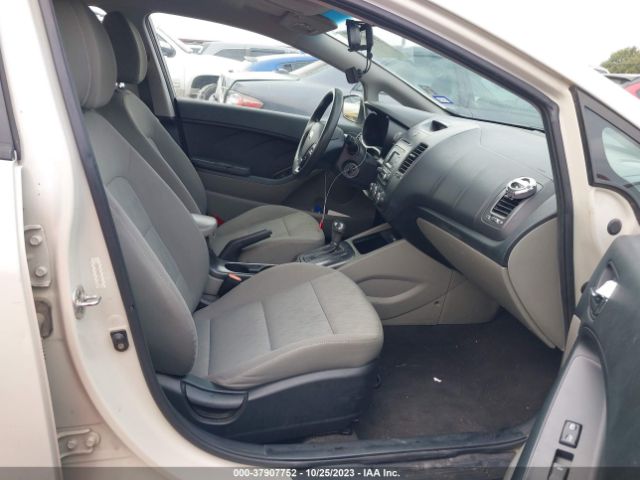 Photo 4 VIN: KNAFK4A66F5258949 - KIA FORTE 