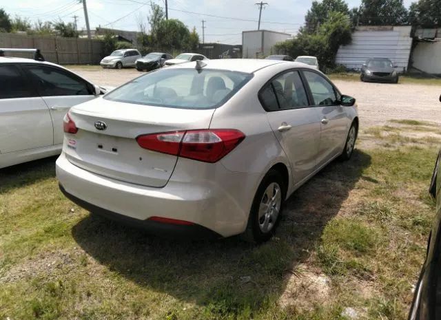 Photo 3 VIN: KNAFK4A66F5296827 - KIA FORTE LX 