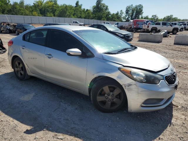 Photo 3 VIN: KNAFK4A66F5310497 - KIA FORTE LX 