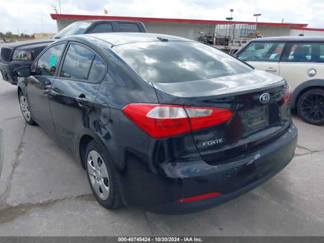 Photo 2 VIN: KNAFK4A66F5327798 - KIA FORTE 