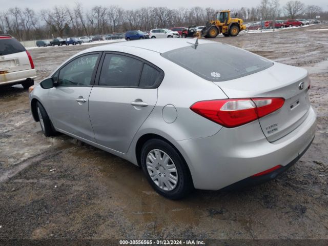 Photo 2 VIN: KNAFK4A66F5371848 - KIA FORTE 