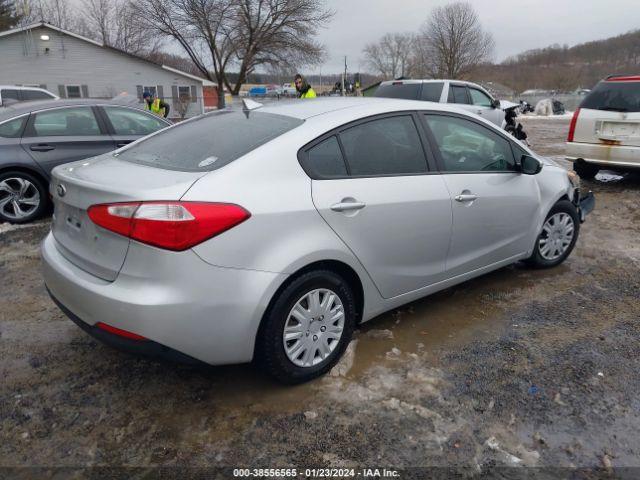 Photo 3 VIN: KNAFK4A66F5371848 - KIA FORTE 