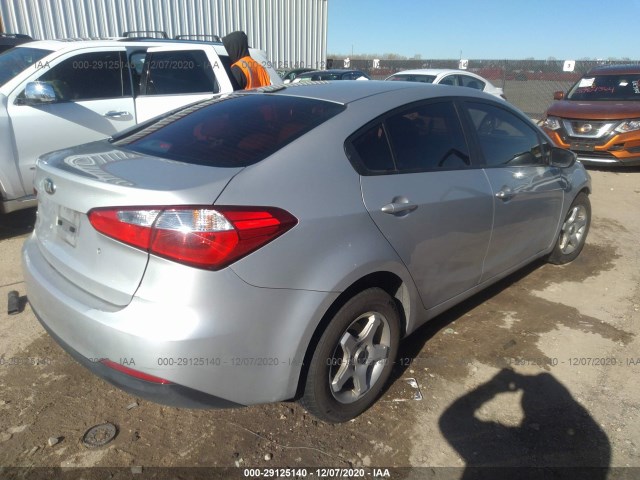 Photo 3 VIN: KNAFK4A66F5404797 - KIA FORTE 