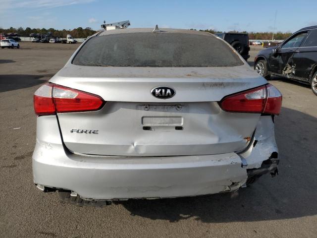 Photo 5 VIN: KNAFK4A66G5486516 - KIA FORTE LX 