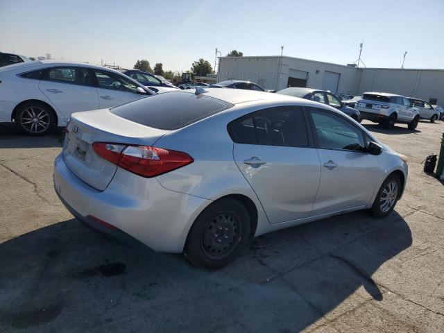 Photo 3 VIN: KNAFK4A66G5565281 - KIA FORTE LX 