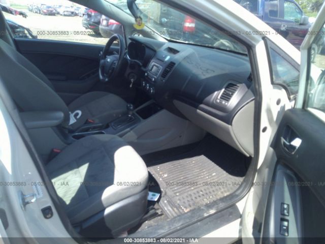 Photo 4 VIN: KNAFK4A67E5153299 - KIA FORTE 