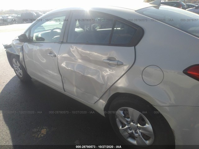 Photo 5 VIN: KNAFK4A67E5177098 - KIA FORTE 