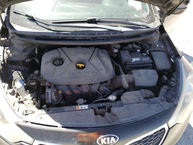 Photo 10 VIN: KNAFK4A67F5289000 - KIA FORTE LX 