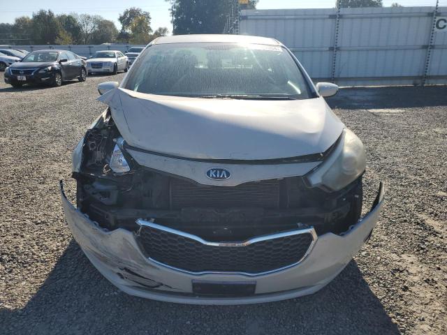 Photo 4 VIN: KNAFK4A67F5308614 - KIA FORTE LX 