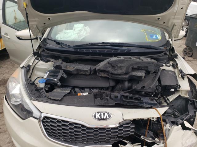 Photo 6 VIN: KNAFK4A67F5325235 - KIA FORTE LX 