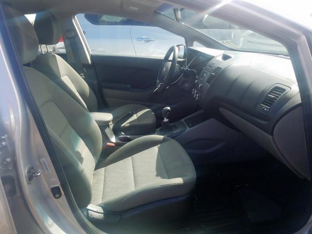 Photo 4 VIN: KNAFK4A67F5349468 - KIA FORTE LX 