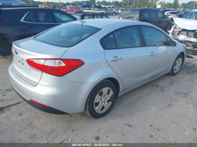 Photo 3 VIN: KNAFK4A67F5371521 - KIA FORTE 