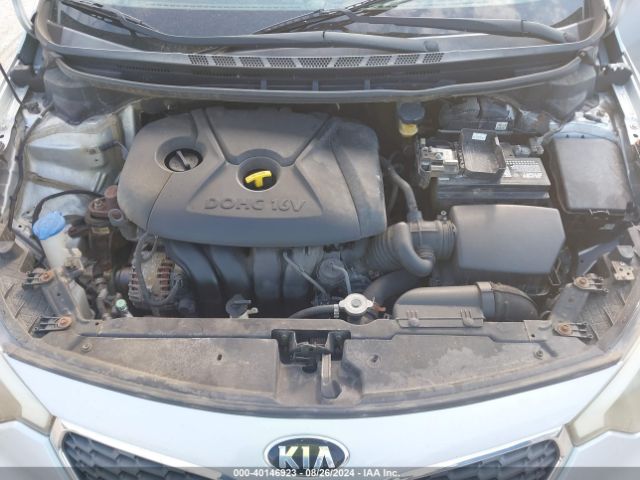 Photo 9 VIN: KNAFK4A67F5371521 - KIA FORTE 