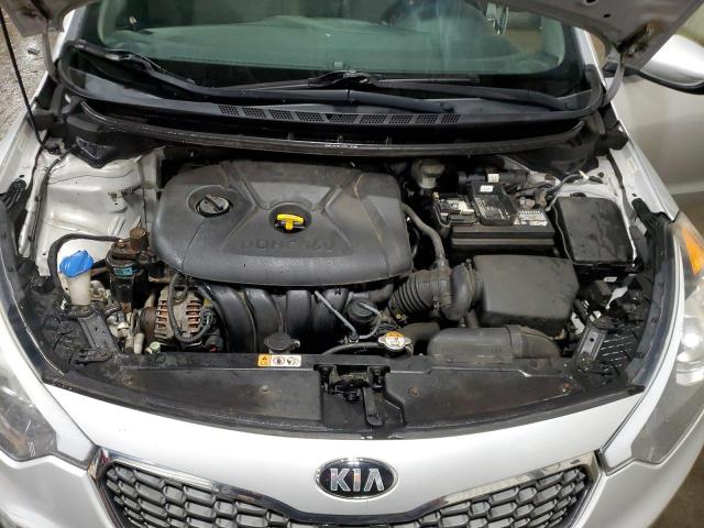 Photo 10 VIN: KNAFK4A67F5371809 - KIA FORTE LX 