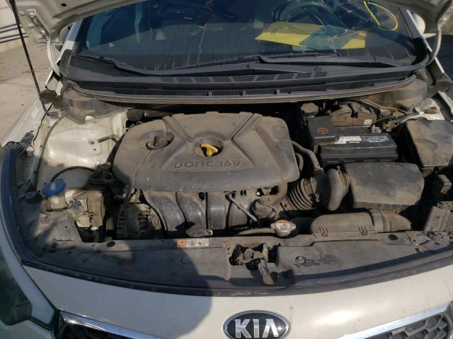 Photo 6 VIN: KNAFK4A67F5392675 - KIA FORTE 