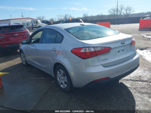 Photo 2 VIN: KNAFK4A67F5393969 - KIA FORTE 