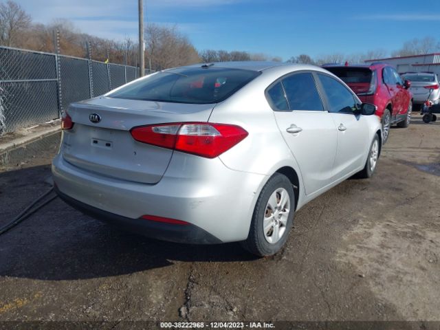 Photo 3 VIN: KNAFK4A67F5393969 - KIA FORTE 