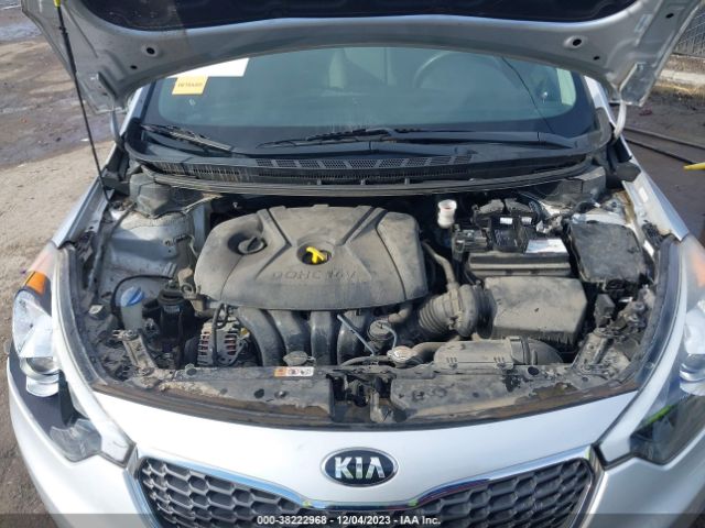 Photo 9 VIN: KNAFK4A67F5393969 - KIA FORTE 