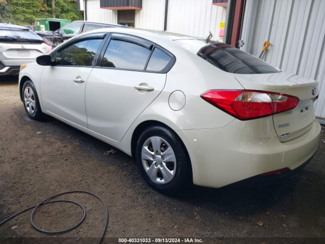 Photo 2 VIN: KNAFK4A67F5407160 - KIA FORTE 