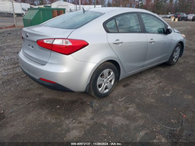 Photo 3 VIN: KNAFK4A67F5430955 - KIA FORTE 