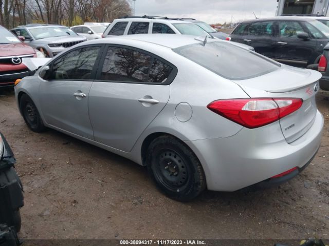 Photo 2 VIN: KNAFK4A67F5433922 - KIA FORTE 