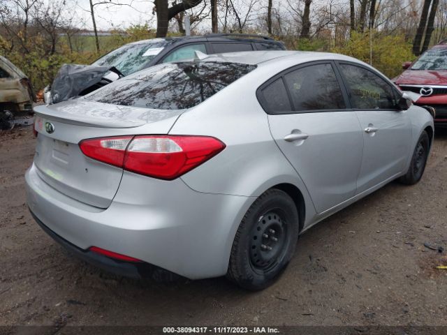 Photo 3 VIN: KNAFK4A67F5433922 - KIA FORTE 