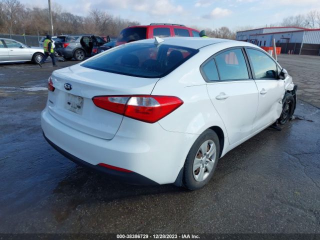 Photo 3 VIN: KNAFK4A67G5468218 - KIA FORTE 