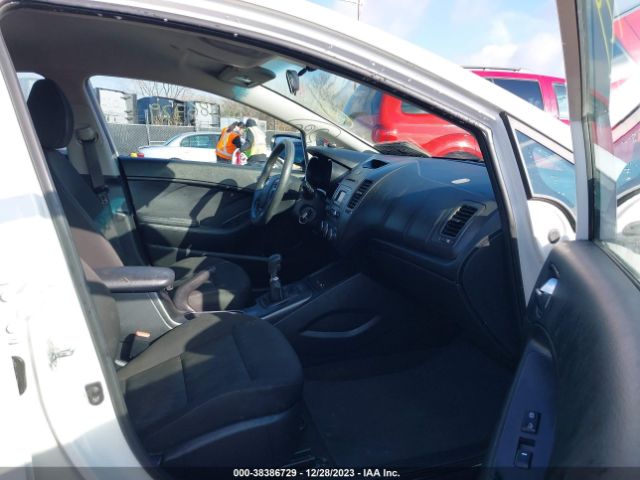 Photo 4 VIN: KNAFK4A67G5468218 - KIA FORTE 