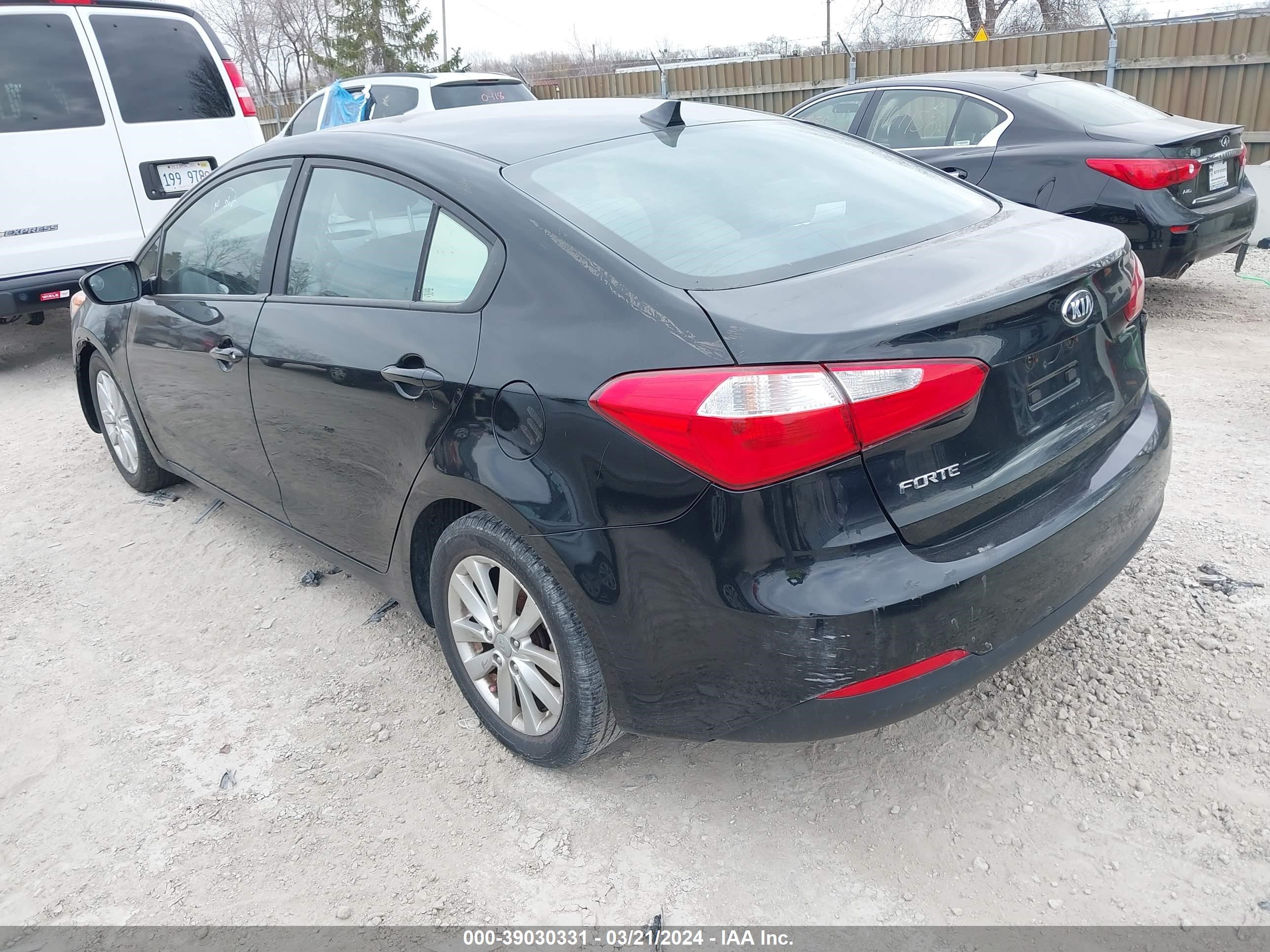 Photo 2 VIN: KNAFK4A67G5532516 - KIA FORTE 